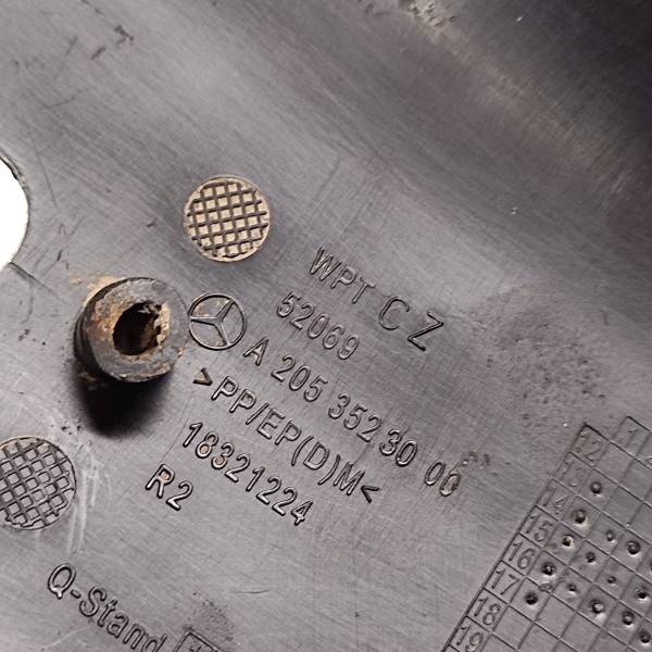 Acabamento Balança Tras Ld Mercedes C180 2017 A2053523000